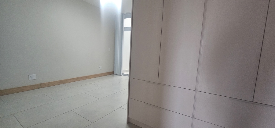 5 Bedroom Property for Sale in Paradise Beach Western Cape